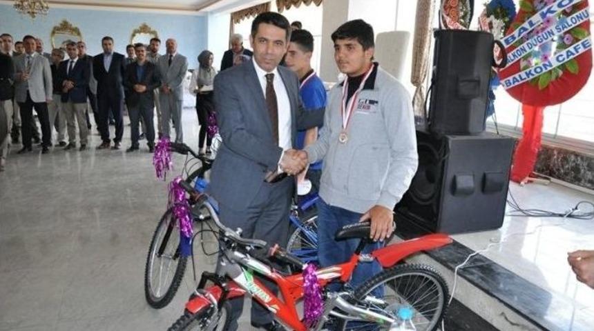 Palulu &Ouml;ğrenciler Satran&ccedil; Turnuvasında Yarıştı