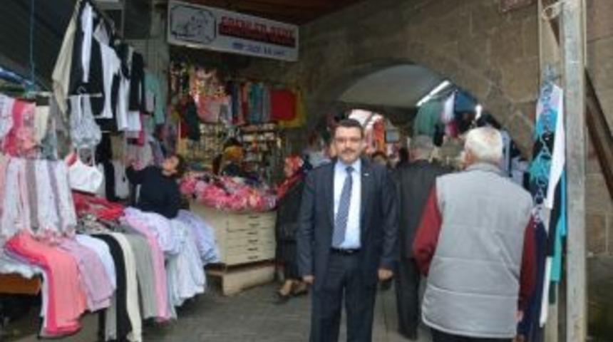 Başkan Gen&ccedil;, Kemeraltı Esnafını Dinledi