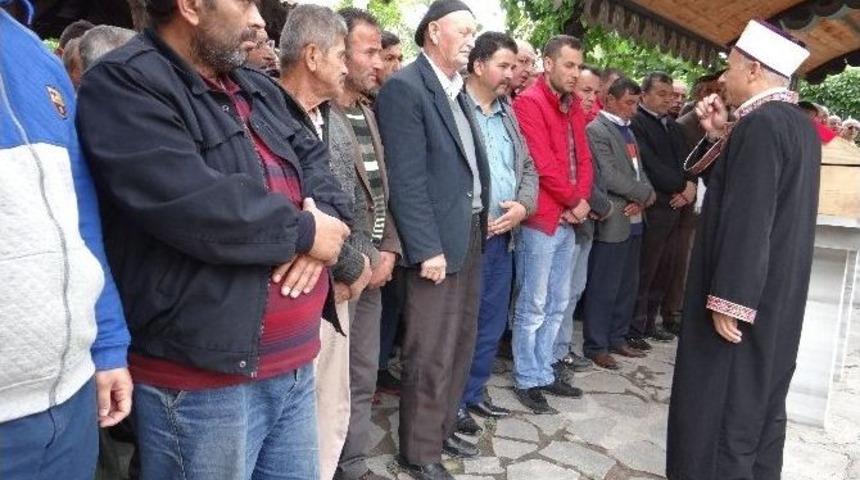 Gen&ccedil; Kuyumcu G&ouml;zyaşları Arasında Toprağa Verildi