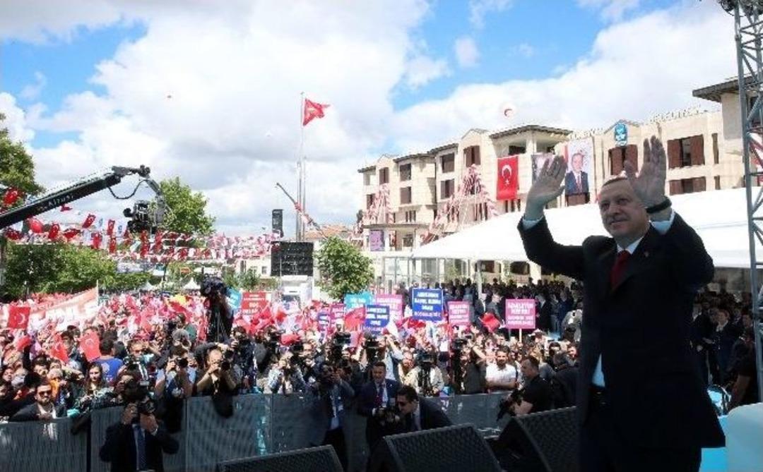 Cumhurbaşkanı Erdoğan&rsquo;dan Davutoğlu&rsquo;na Teşekk&uuml;r