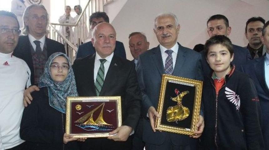 Küçük Öğrencilerden Büyük Yardım