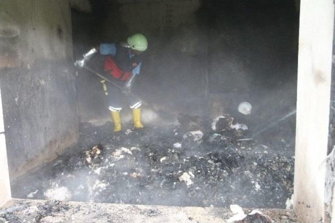 Hastanede Yatan Yaşlı Kadının Evi Yandı