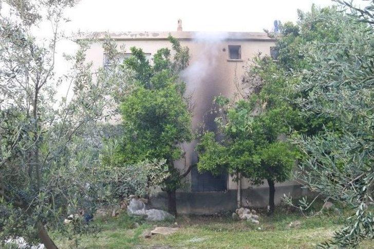 Hastanede Yatan Yaşlı Kadının Evi Yandı G2