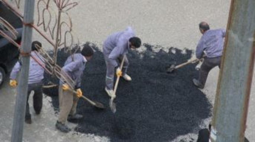 Hakkari&rsquo;de Yol Onarım &Ccedil;alışması