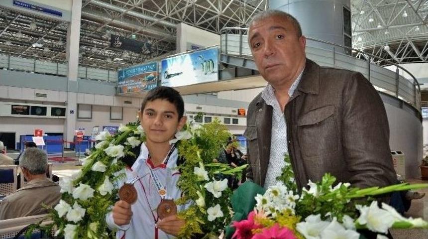 &Ccedil;atlı Sporcu D&uuml;nya &Uuml;&ccedil;&uuml;nc&uuml;s&uuml; Oldu