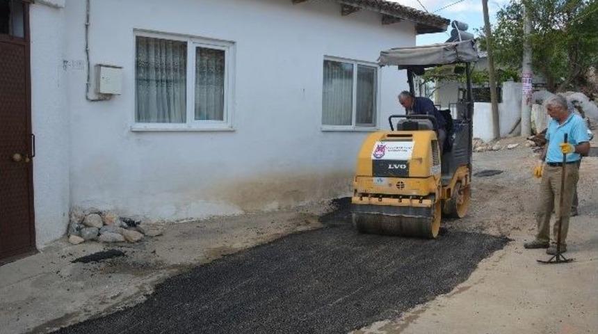 Şehzadeler&rsquo;de Asfalt &Ccedil;alışması Başladı