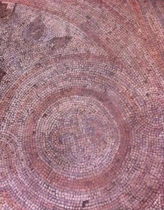 Ka&ccedil;ak Kazıdan 150 Metrekarelik Mozaik &Ccedil;ıktı 1