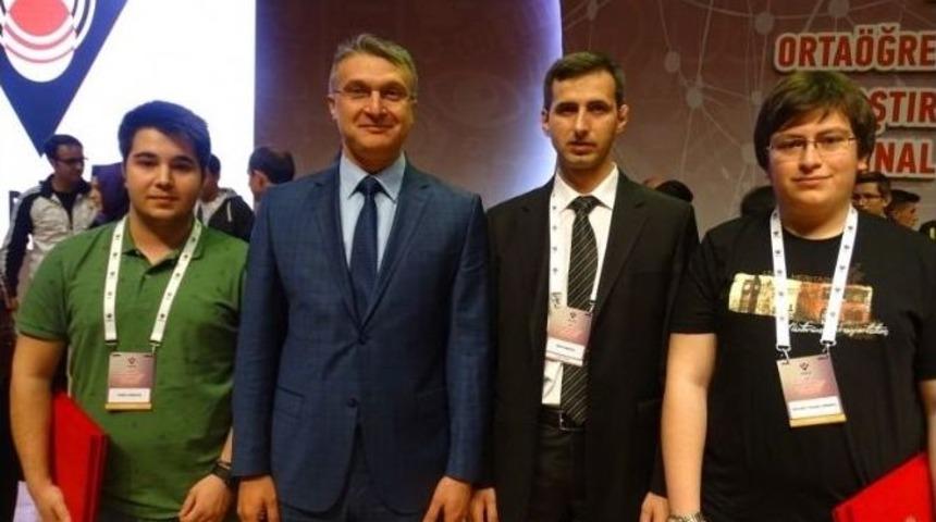 K&uuml;tahya Nafi G&uuml;ral Fen Lisesi &Ouml;ğrencilerinin B&uuml;y&uuml;k Başarısı