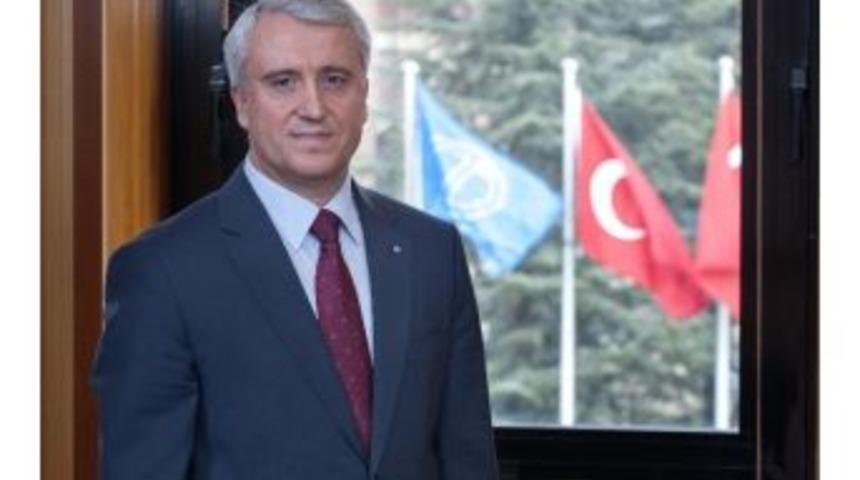 Rekt&ouml;r G&uuml;ndoğan&rsquo;ın Babalar G&uuml;n&uuml; Mesajı