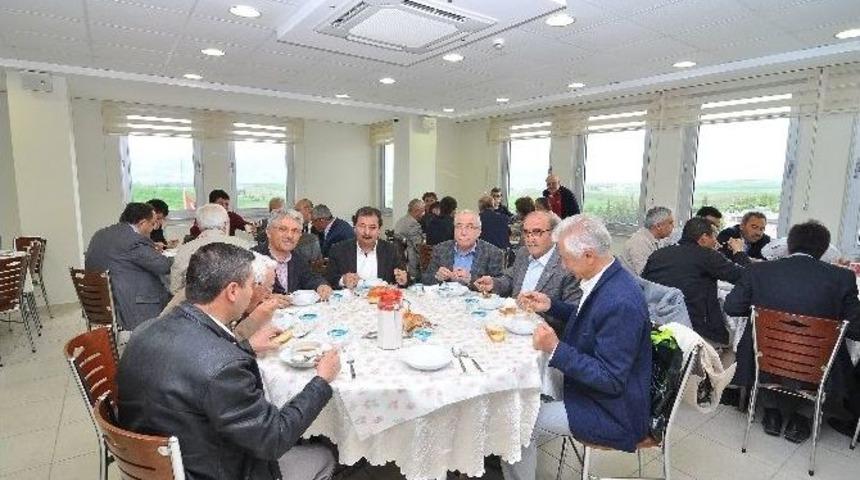 Sanayiciler Ve Protokol Hıdırellez Yemeğinde Buluştu