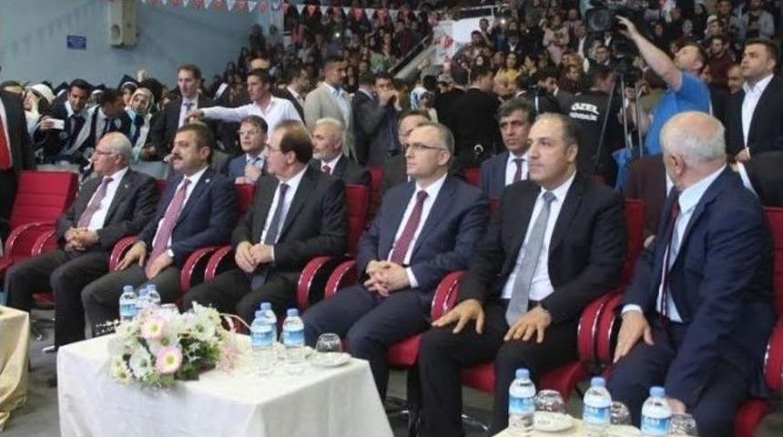 Maliye Bakanı Ağbal, &Uuml;niversite Mezunlarına Seslendi