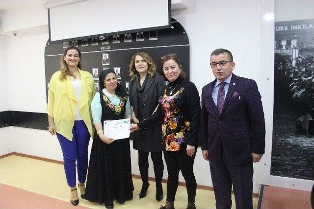 25 Genç Girişimcinin Sertifika Heyecanı 1