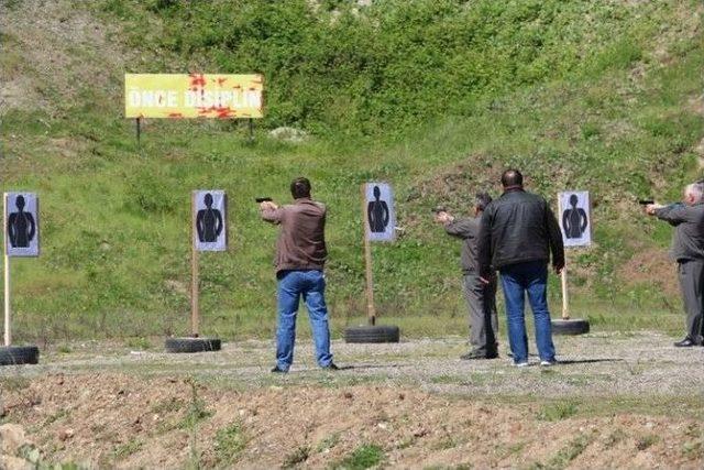 Düzce’de Görev Yapan Ormancılar Atış Eğitimi Yaptı