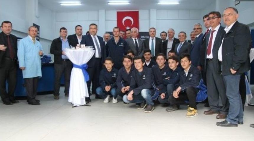 Mercedes-benz T&uuml;rk D&uuml;zce Eml&rsquo;ye Laboratuvar Kurdu