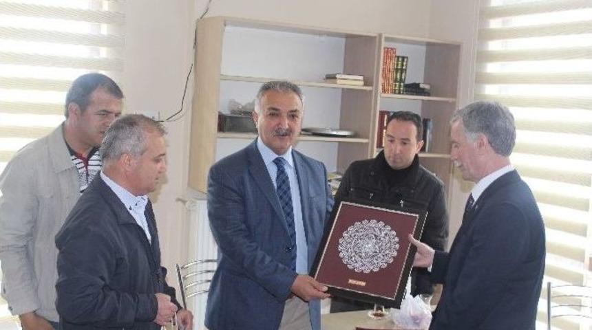 G&ouml;nen&rsquo;den Gelen Gen&ccedil;ler İn&ouml;n&uuml;&rsquo;y&uuml; Gezdi