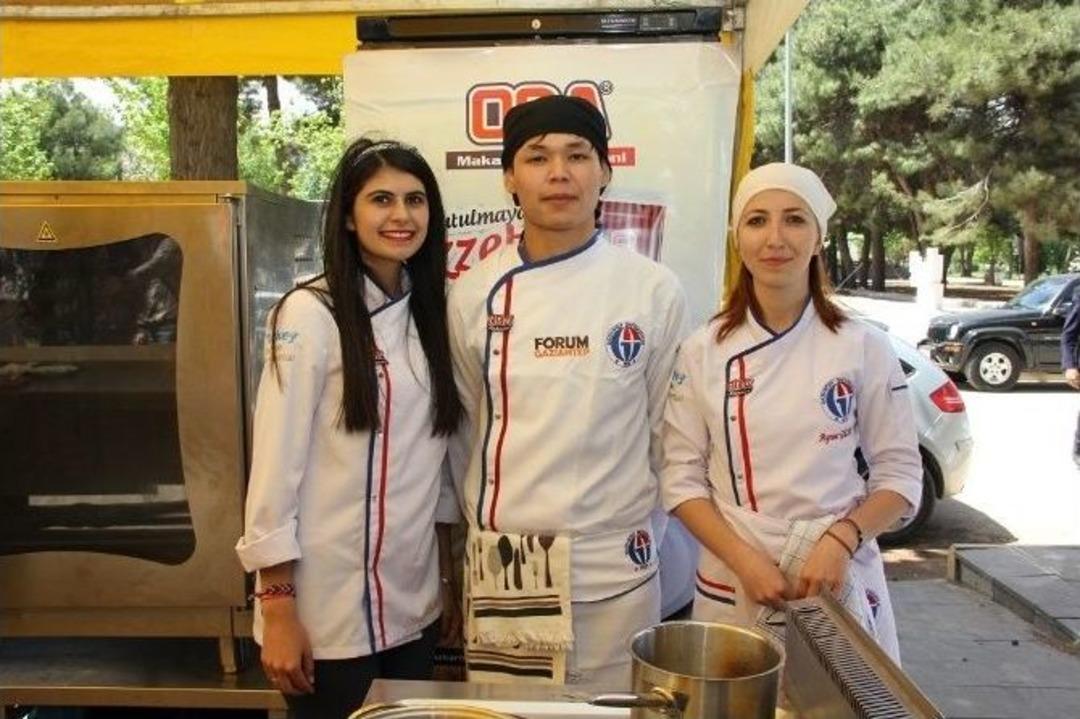 Kırgızistan&rsquo;dan Geldi Şiveydizi &Ouml;ğrendi