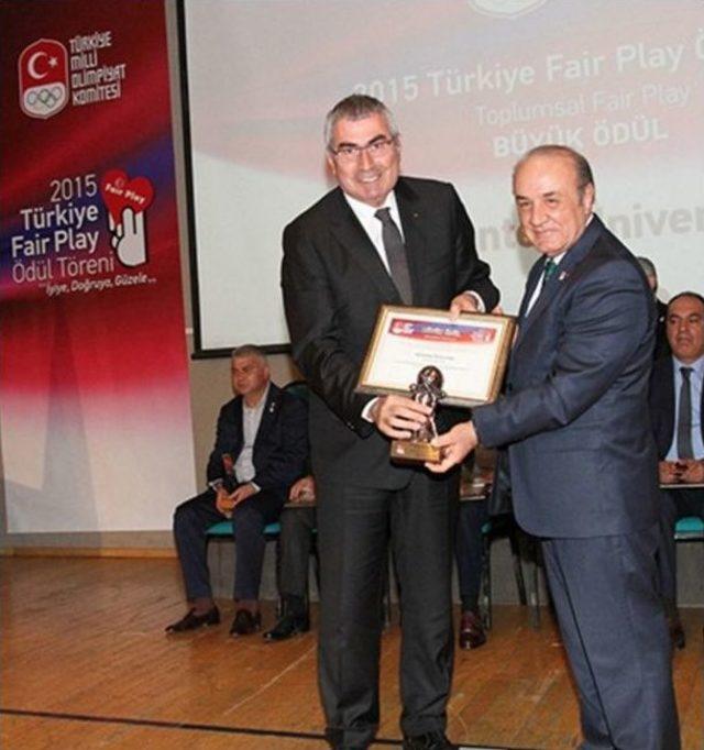 Fair Play Büyük Ödülü Gaziantep Üniversitesi’ne