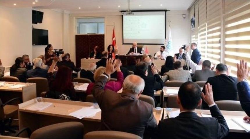 Eşkinat&rsquo;tan &Uuml;niversitelilere M&uuml;jde