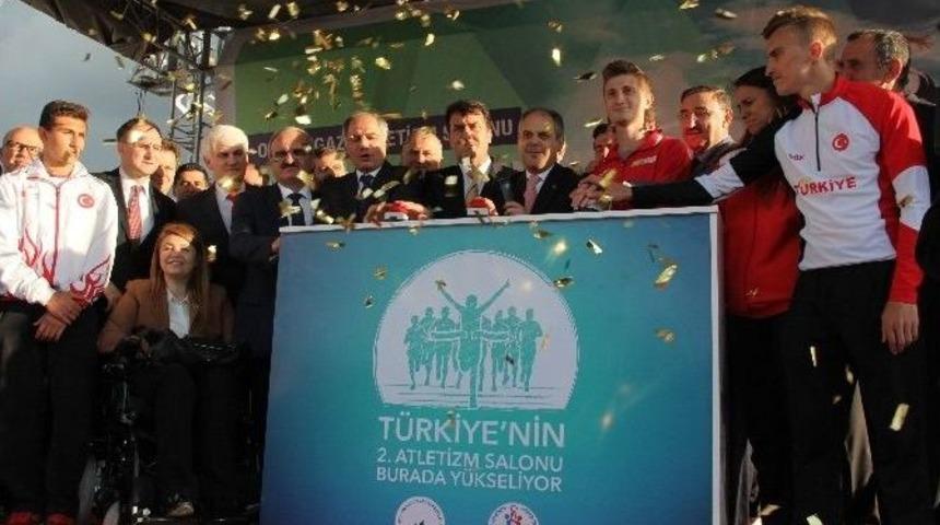 T&uuml;rkiye&rsquo;nin 2&rsquo;inci B&uuml;y&uuml;k Kapalı Atletizm Salonunun Temeli Atıldı
