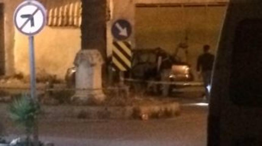 Ş&uuml;pheli Ara&ccedil;tan Bomba &Ccedil;ıktı