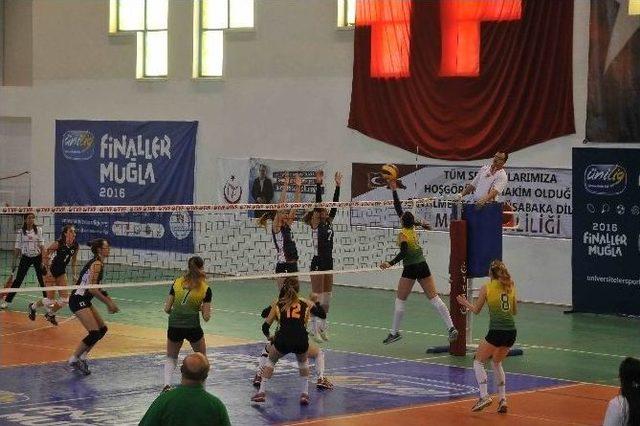 Ünilig’de Voleybol Final Müsabakaları Sona Erdi