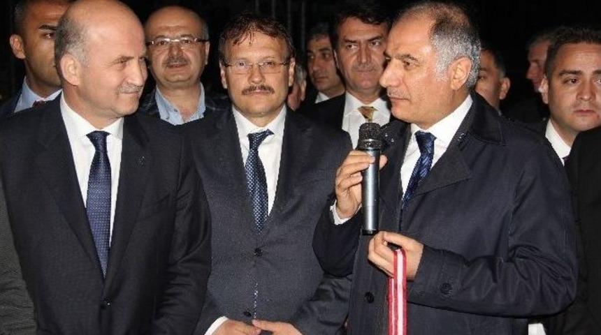 Bakan Ala, Ak Parti Bursa İl Ve İl&ccedil;e Teşkilatları Futbol Turnuvasına Katıldı