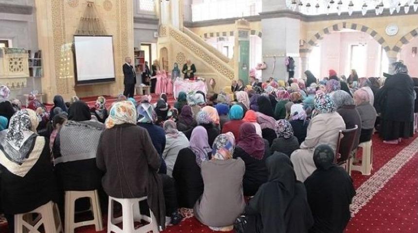 İldem &Ouml;d&uuml;l Kur&rsquo;an Kursu Minikler İ&ccedil;in Yıl Sonu Programı D&uuml;zenlendi