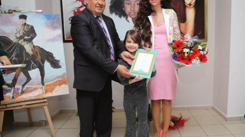 Resim At&ouml;lyesi Kursiyerlerinin Sergisi Hayran Bıraktı