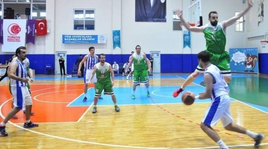 Nil&uuml;fer Belediyespor Avantajı Kaptı