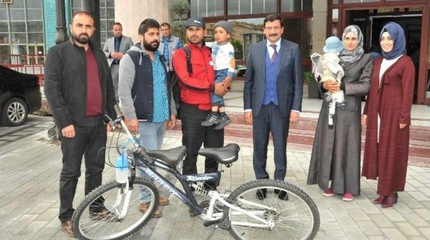 Erdoğan Hayranı Suriyeli Aile, Başkan Ak&rsquo;ı Ziyaret Etti