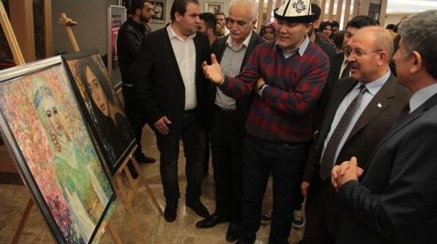 Atat&uuml;rk &Uuml;niversitesi&rsquo;nde Kırgız Resim Sanatı Ve Resim Sergisi