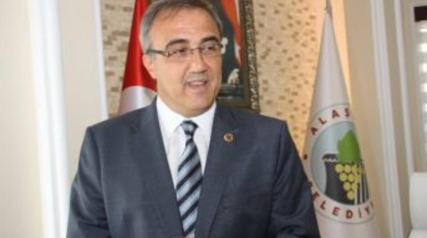 Başkan Kara&ccedil;oban Anneler G&uuml;n&uuml;n&uuml; Kutladı