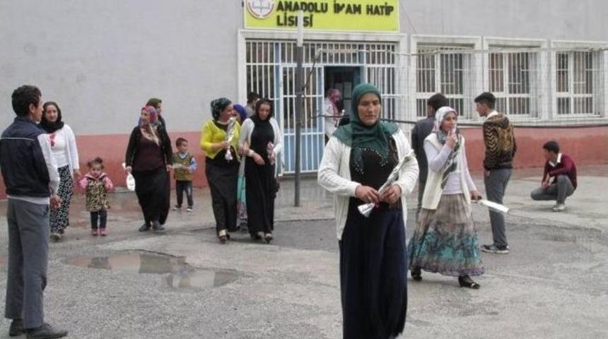 Hakkari Aihl Anneler G&uuml;n&uuml; Etkinliği D&uuml;zenledi
