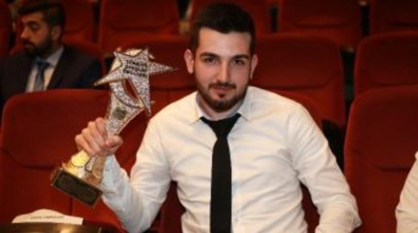 Herkesi Konuştuğu Gen&ccedil; Fenomene &Ouml;d&uuml;l