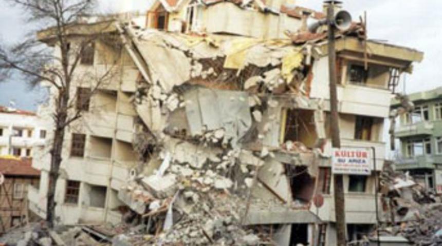 Deprem profes&ouml;r&uuml;nden korkutan uyarı