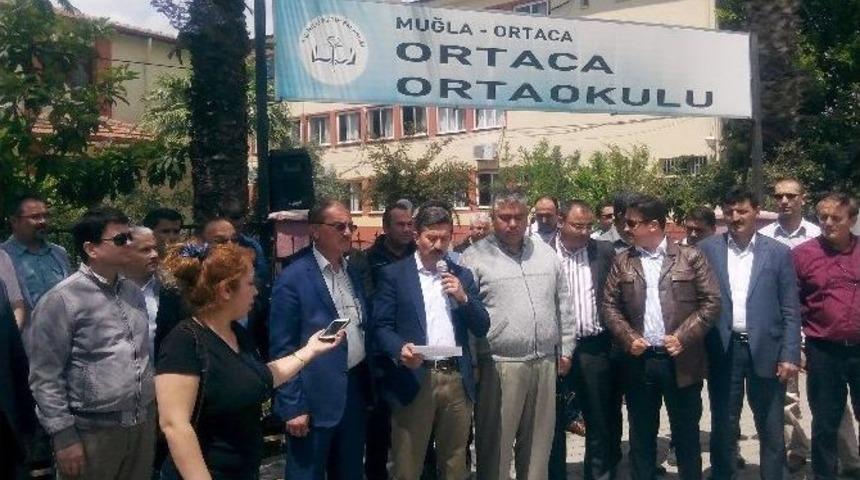 &Ouml;ğretmene Salıdırı Girişimine Kınama