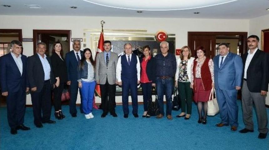 T&uuml;rkiye Muhtarlar Konfederasyonu&rsquo;ndan Vali B&uuml;y&uuml;k&rsquo;e Ziyaret