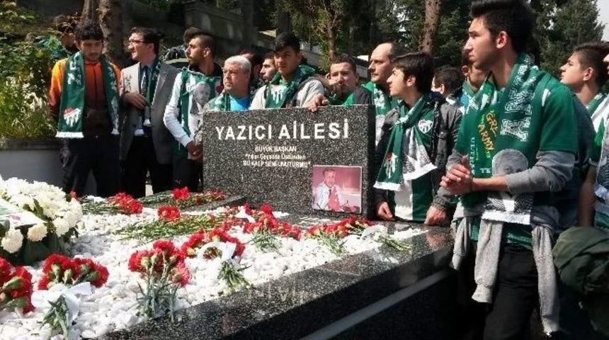 Bursaspor&rsquo;un Şampiyon Başkanı İbrahim Yazıcı Mezarı Başında Anıldı