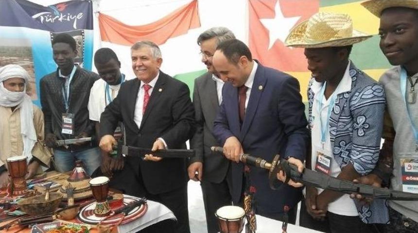 2 Bin &Ouml;ğrenci D&uuml;nya Barışına &Ouml;rnek Oldu