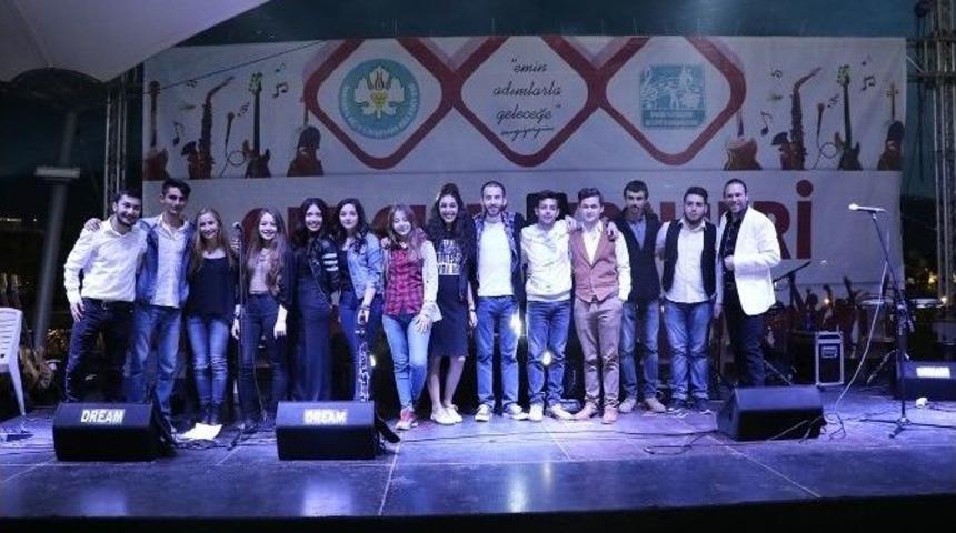 B&uuml;y&uuml;kşehir&rsquo;den Gen&ccedil;lik Konseri