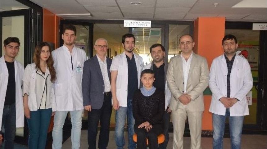 Yem Makinesinde Kopan Kafa Derisi Yeniden Dikildi