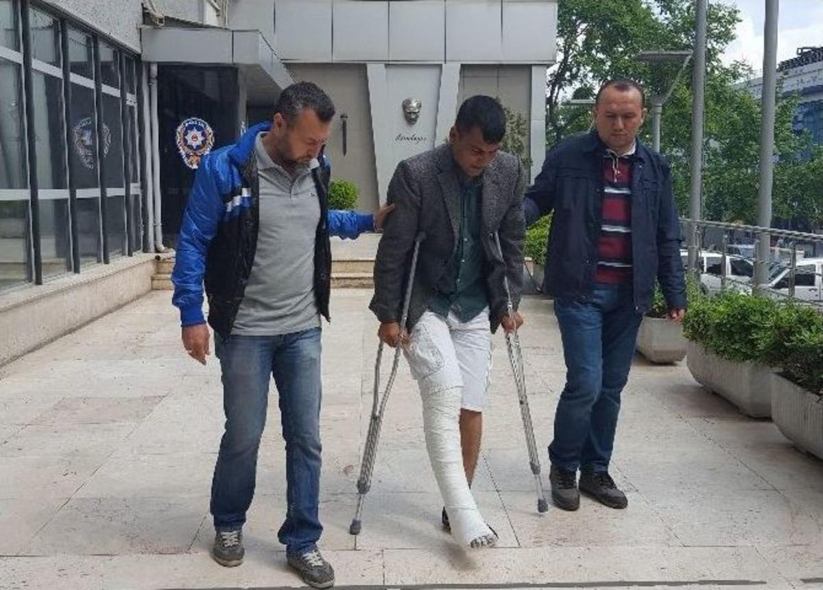 Telefon Dolandırıcısı Tellak Ka&ccedil;arken Ayağını Kırdı