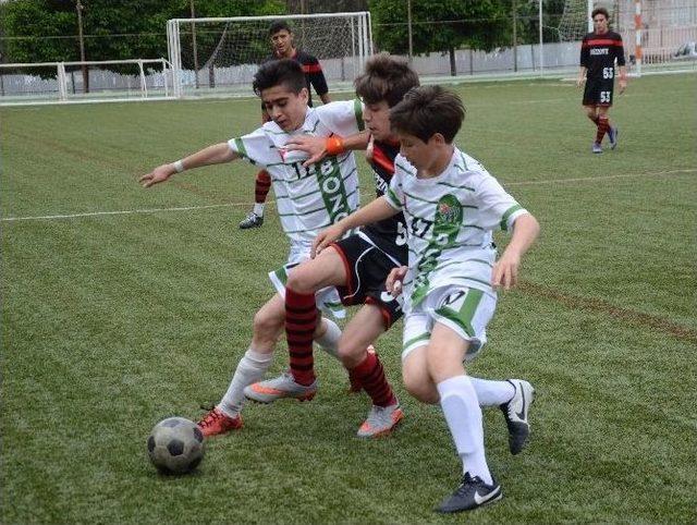Türkiye Okullararası Kız Ve Erkek Futbol Yarı Final Şampiyonası Adana’da Başladı