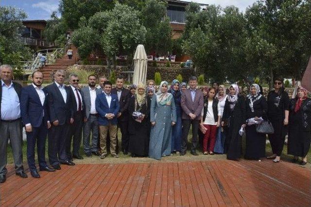 Ak Parti&rsquo;den Fedakar Annelere Kahvaltı 1