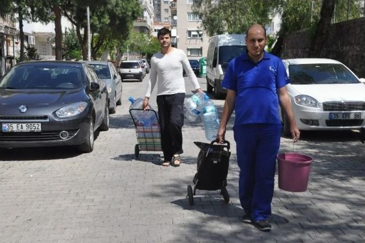 İzmir&rsquo;de Su Kesintisi İsyanı
