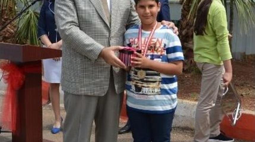 Mezitli İmam Hatip Ortaokulu&rsquo;nda T&uuml;bitak Fuarı