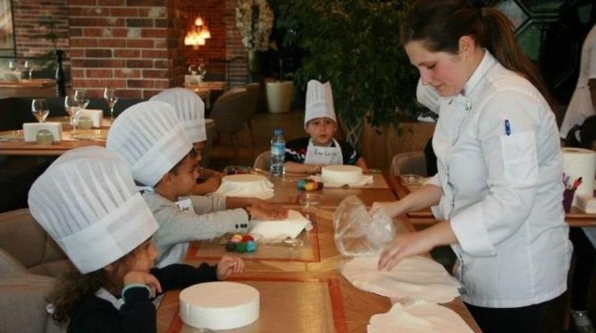 Minik Ustalardan Anneler G&uuml;n&uuml; S&uuml;rprizi