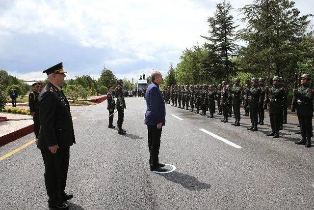 Cumhurbaşkanı Erdoğan, 2. Ordu Komutanlığını Ziyaret Etti