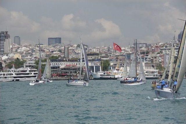 İstanbul Boğazı’nda Yelken Şöleni Başladı