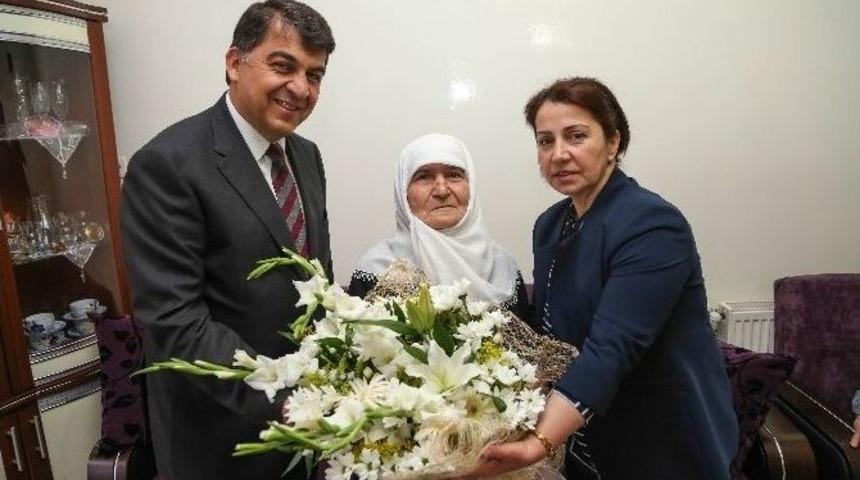 Fadıloğlu, Anneleri Evlerinde Ziyaret Etti